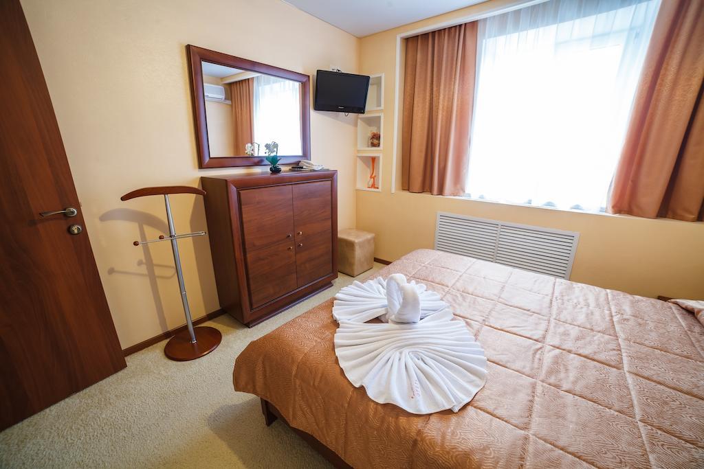 جومل City Hotel الغرفة الصورة