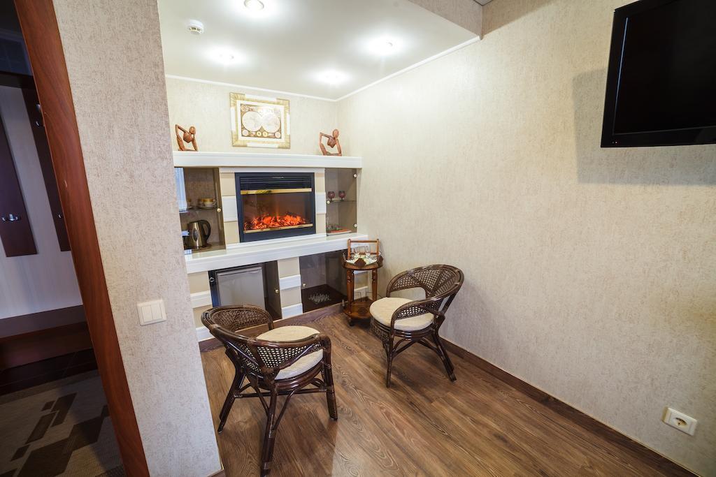 جومل City Hotel المظهر الخارجي الصورة