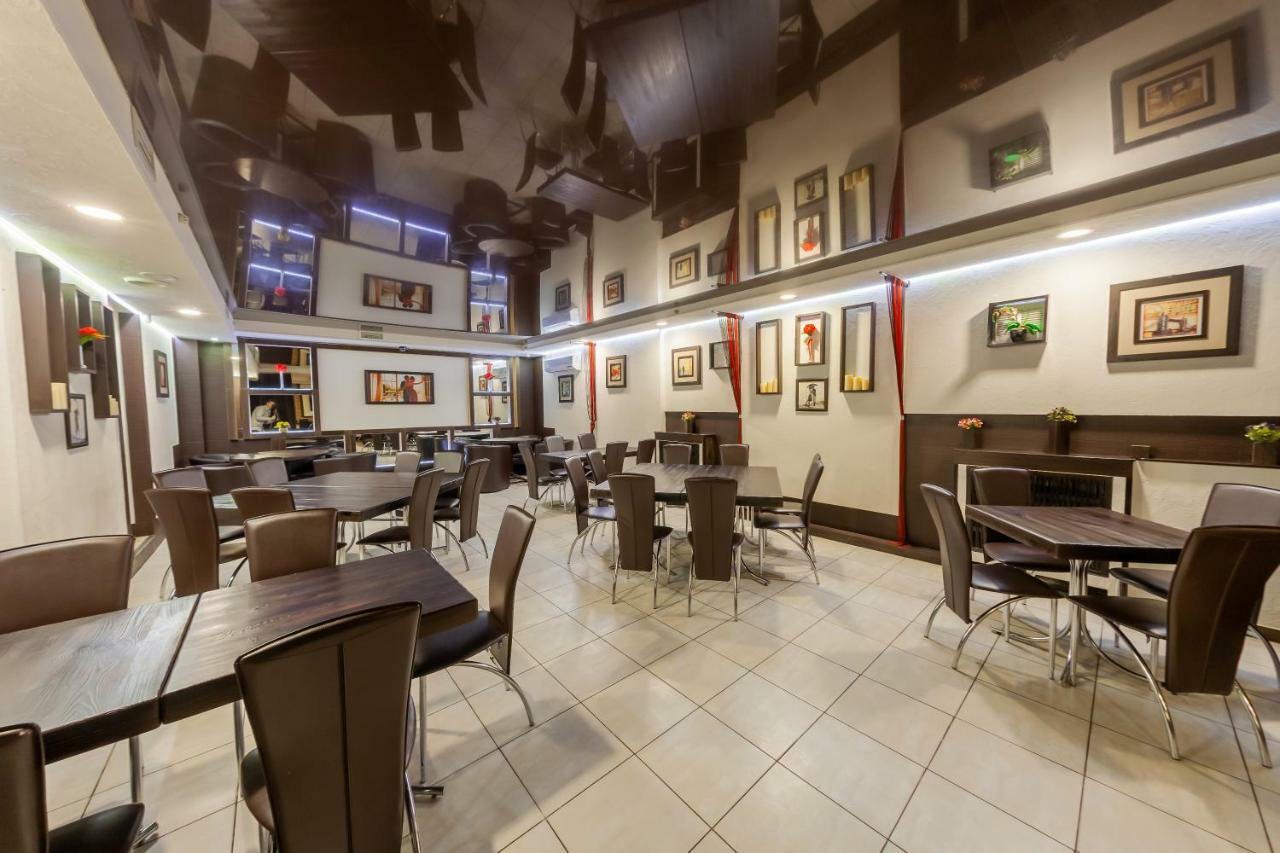 جومل City Hotel المظهر الخارجي الصورة