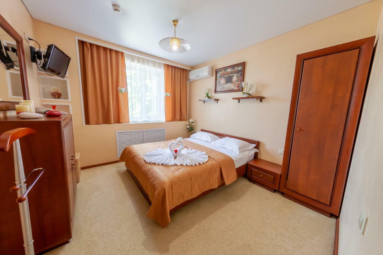 جومل City Hotel المظهر الخارجي الصورة